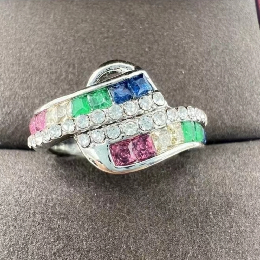 New beautiful women's rainbow ring